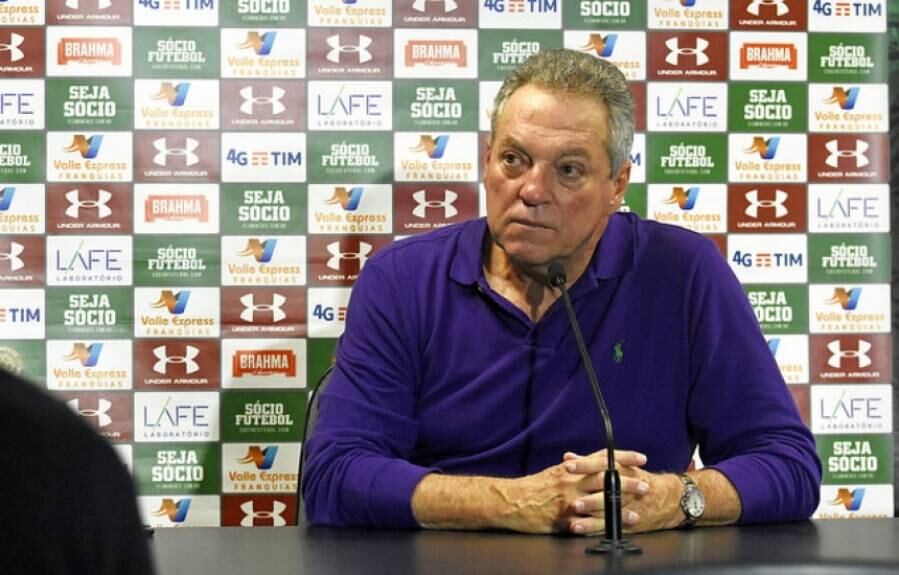 O técnico Abel Braga deixou o comando do Fluminense, durante o início da Copa do Mundo. O treinador pediu demissão do cargo que ocupava há um anos e seis meses, após uma conve