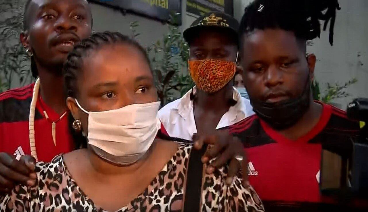 Parentes deixaram delegacia sem falar com imprensa