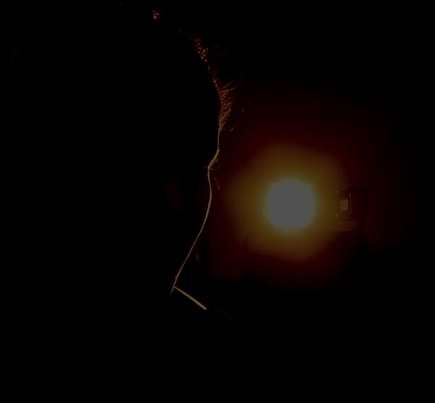 Na delegacia, a
vítima disse não saber o que motivou as agressões, mas acredita que as agressoras
têm inveja dela. A garota temeu pela própria vida.


— [Elas falavam]
que eu tinha tudo porque minha mãe me dava, e que as mães delas nem ligam para
elas (sic). Quando elas deram a facada para eu cair na cova, eu tive certeza de
que iria morrer