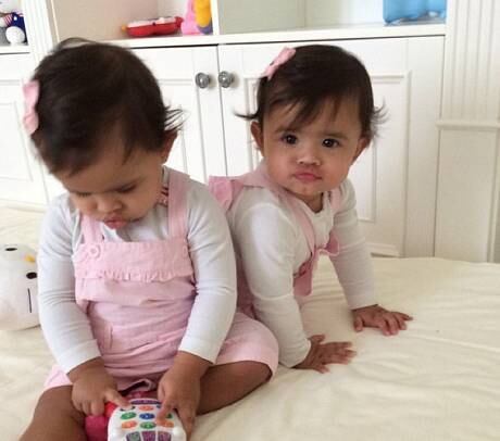 Pouco mais de um ano depois, foi a vez das gêmeas Rafaella e Sophia virem ao mundo para alegrar ainda mais a vida do ex-Timão