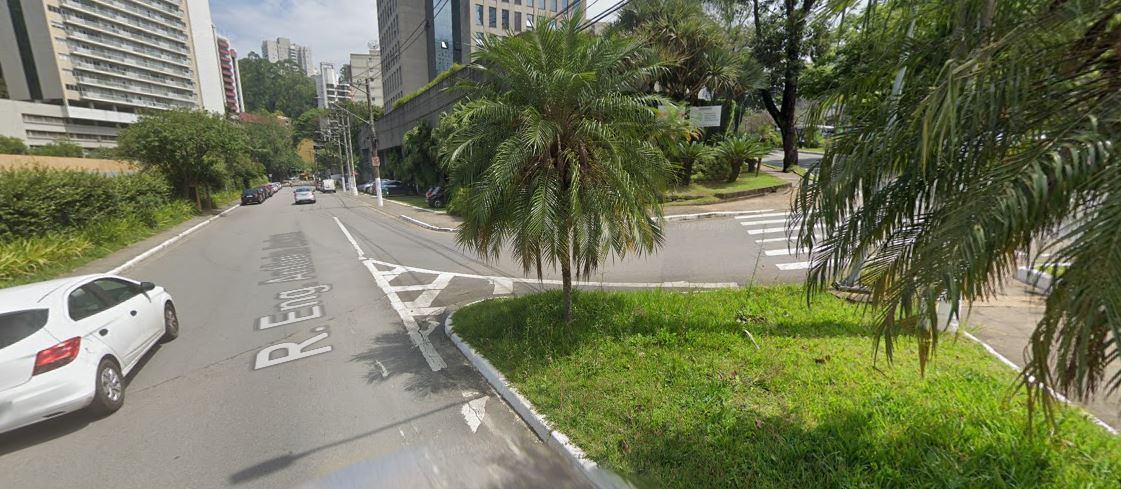 Troca de tiros entre o suspeito e o policial ocorreu na rua Engenheiro Antônio Jovino