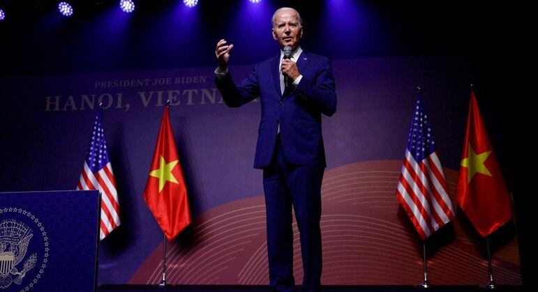 Presidente dos EUA visitou o Vietnã para firmar acordo sobre produção de semicondutores