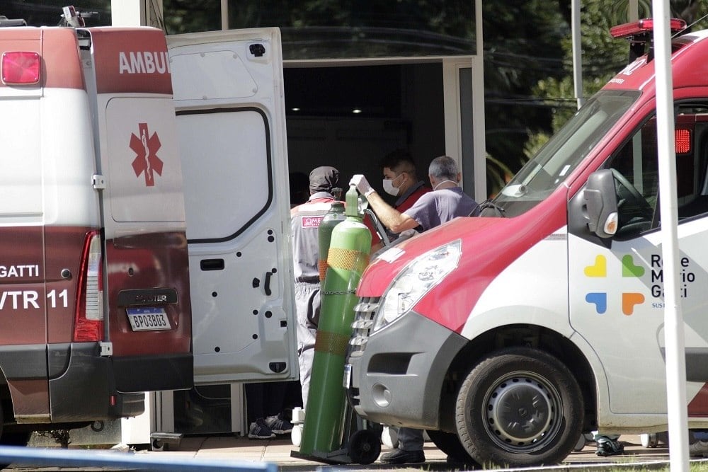 País enfrenta pior momento desde o início da pandemia do novo coronavírus, há um ano