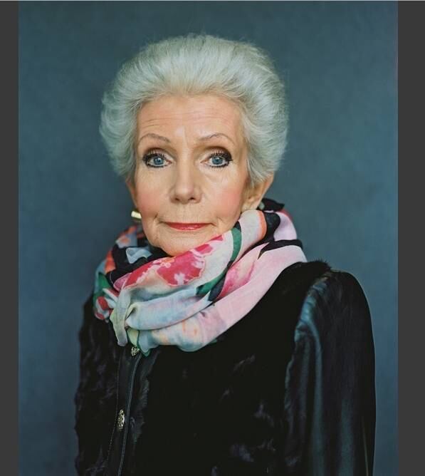 Desde 2012, ela tem capturado o humor e a austeridade, a modernidade e o tradicionalismo no país