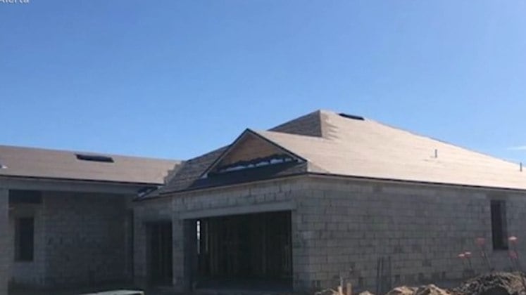 Nas redes sociais, Marcelo comemorava suas conquistas. Após anos trabalhando em uma empresa de grande porte, ele decidiu ser dono do próprio negócio. Sempre que postava uma nova construção, recebia comentários sobre suas condições financeiras: "Milionário". Mas, na verdade, tinha apenas pretensões empreendedoras. "Tudo que eles ganhavam, investiam no comércio", contou Diemerson sobre seus tios.