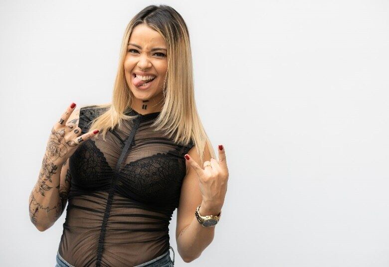 A terceira
finalista é a paulista Rully, de 30 anos, que gosta de pop e rock romântico

+ Diretores acreditam que batalhas do The Four Brasil vão emocionar os telespectadores
