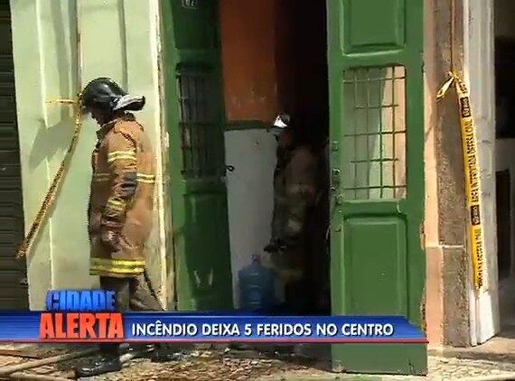 Bombeiros retiraram cilindros de gás do prédio no dia 21