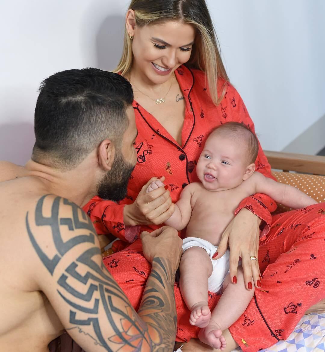 "Nosso coração dobrou de tamanho", disse ela sobre segundo filho