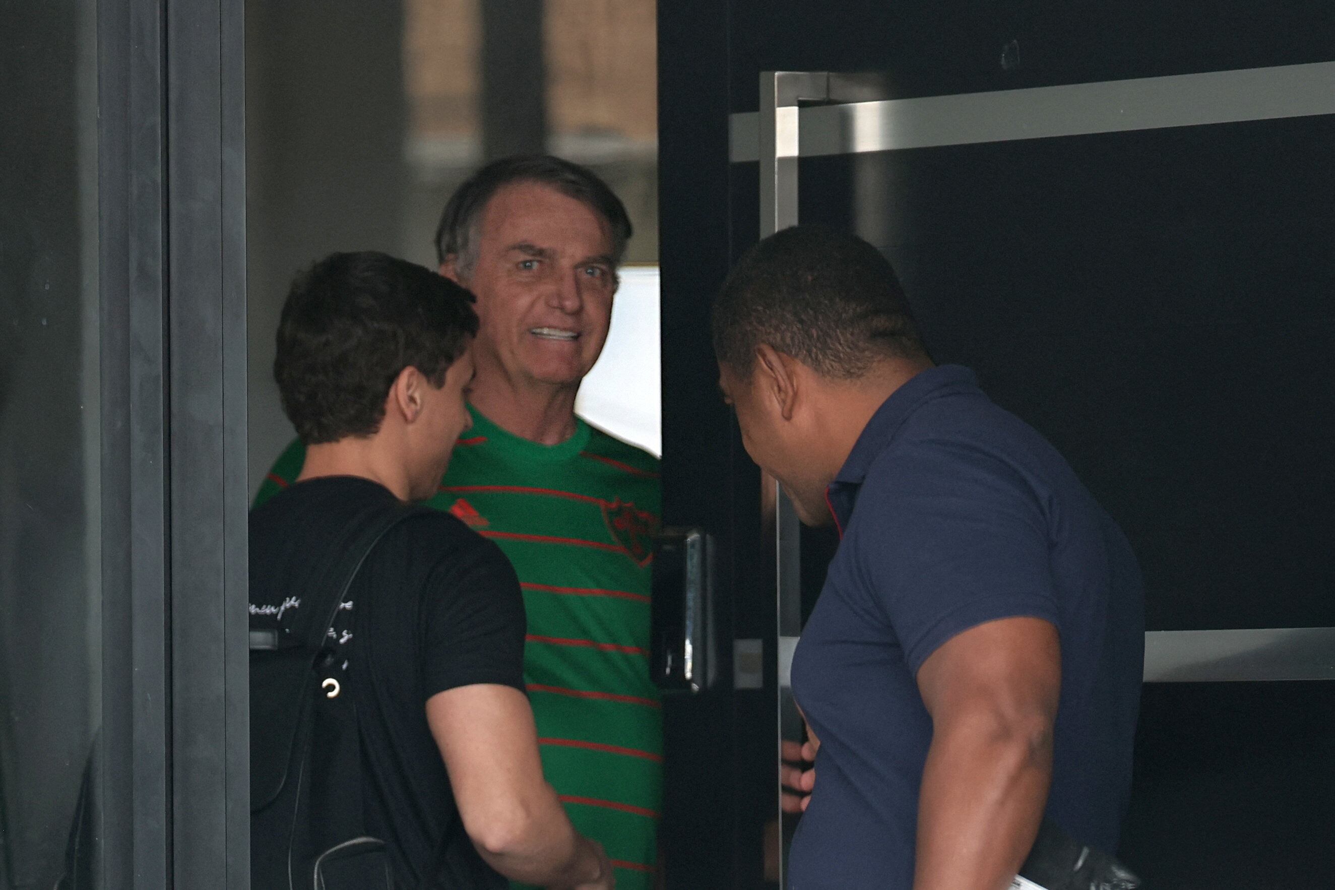 Ex-presidente Jair Bolsonaro em prisão domiciliar em Brasília