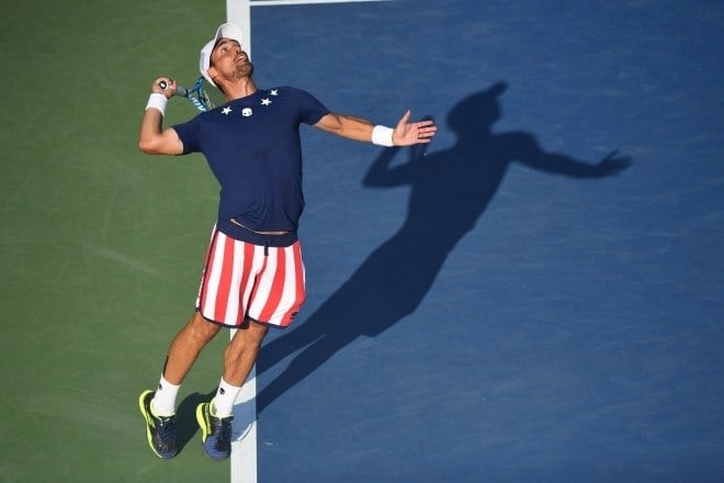 O italiano Fábio Fognini não está entre os favoritos do Aberto dos Estados Unidos, mas o modelito dele merece destaque. No jogo, ele passou pelo americano Michael Mmoh por 3 a 1, com parciais de 4/6, 6/2, 6/4, 7/6