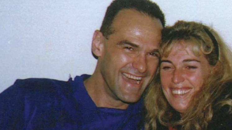 Por falar em família, ao lado da esposa Cristina Schmidt, Oscar conta que estão juntos há 46 anos. Ela revela que conheceu o jogador em uma república e que, no início, o ajudou a namorar uma outra menina. Porém, com o tempo, os dois assumiram um compromisso que dura até hoje