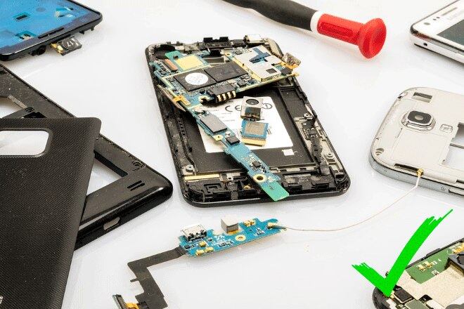 O aumento no número de telefones móveis em posse dos
brasileiros levou à inclusão do conserto
de aparelho celular no cálculo da inflação