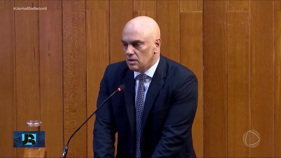 Moraes proíbe que réus usem farda durante interrogatórios sobre suposta tentativa de golpe