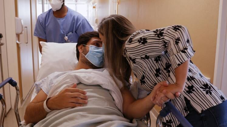 O quinto episódio de O Hospital vai mostrar como são as parcerias pessoais e profissionais no dia a dia dos médicos. Além disso, dois dos cirurgiões mais conhecidos do Hospital Moriah vão revelar como são suas vidas fora do trabalho. É nesta sexta-feira (23), a partir das 23h45, na Record TV. Não perca!