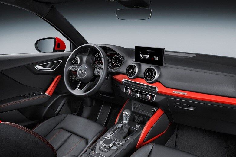 Dentre os itens, destaque para o controle de cruzeiro adaptativo com função start/stop e assistente de tráfego, que permite seguir o carro da frente a até 65 km/h