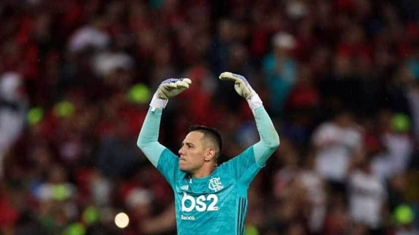 Diego Alves (36 anos) - Goleiro do Flamengo - Valor de mercado: 1,5 milhão de euros - O último da
