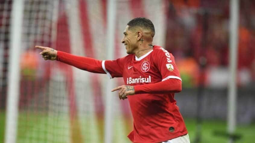 Paolo Guerrero (37 anos) - Atacante do Internacional - Valor de mercado: 750 mil euros - Terá sua renovação discutida no final da temporada.