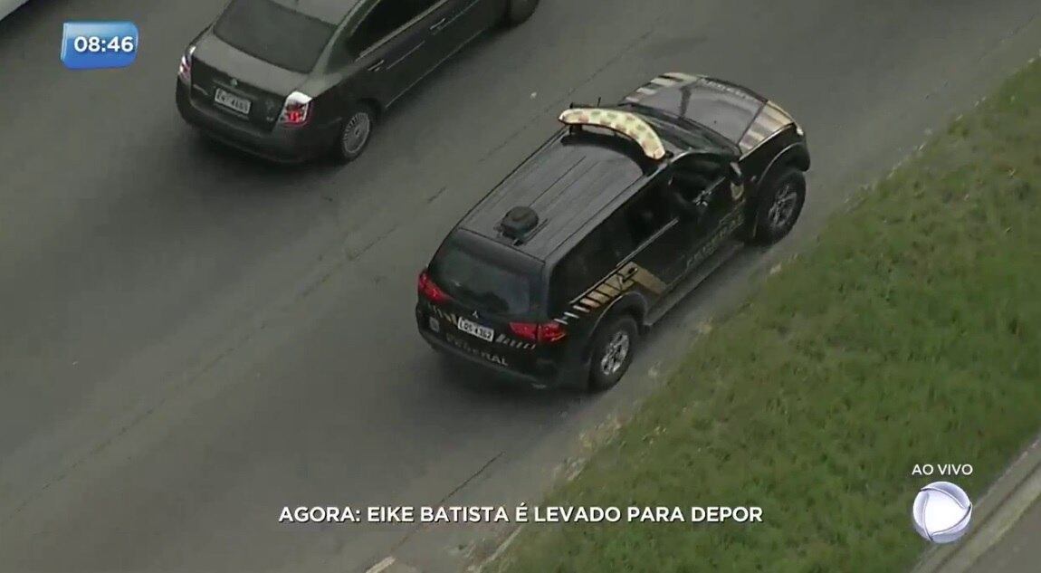 Ele está preso desde o dia 30 de
janeiro, mas teve sua prisão decretada dias antes. Ele estava nos Estados
Unidos e foi preso por agentes assim que saiu do avião no Rio de Janeiro