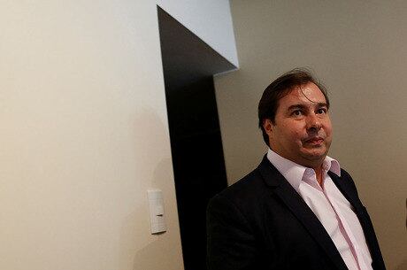 Maia cogita colocar reforma da Previdência para tramitar na CCJ