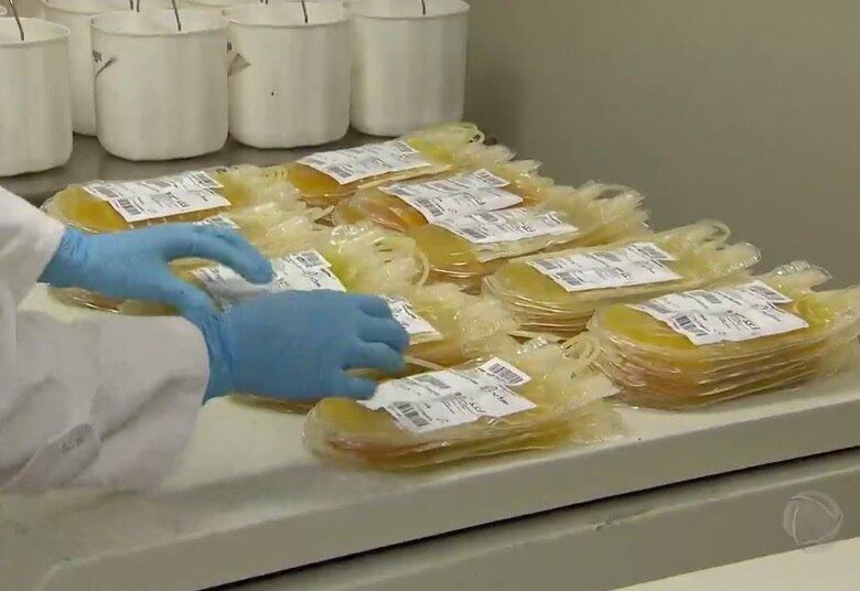 Entre médicos e cientistas brasileiros, a prática dos
americanos divide opiniões. Enquanto alguns defendem a técnica, outros afirmam
que não há evidência clínica suficiente para comprovar a eficácia do método. 

+Assista a reportagem completa do Domingo Espetacular. 