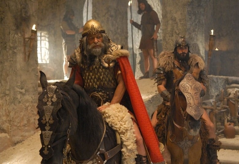 Superprodução

Com investimentos que giram em torno de R$ 25 milhões, a grandiosa minissérie traz 40 personagens, 150 figurantes, 450 réplicas de armas, além de animais, figurinos e locações variadas. Você não pode perder!