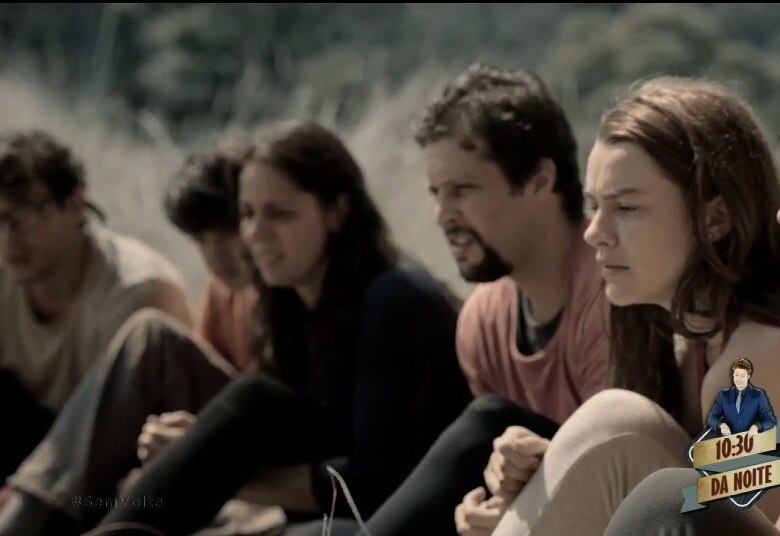 Os montanhistas ficaram amarrados e Veredas escolheu Claire como vigia do grupo. Alucinada com a suposta morte de Suzana e vendo seu filho ser torturado, ela perdeu a razão e começou a ameaçar todos os reféns de Veredas. 

O desfecho desta história vai acontecer amanhã, na tela da Record TV, às 22h45. Não perca! 