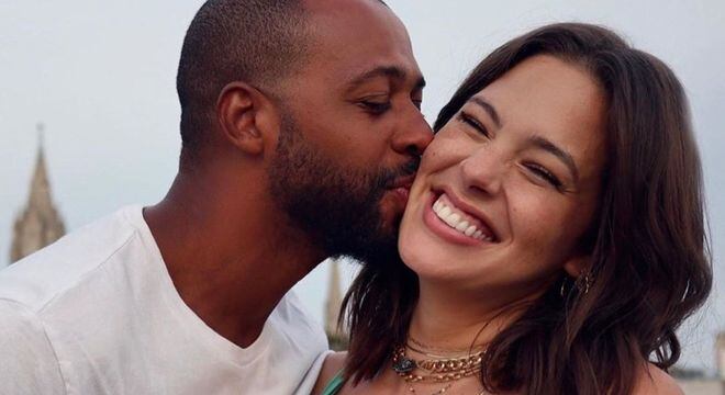 Ashley Graham anuncia estar grávida pela 1ª vez