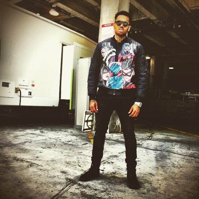 Segundo a representante de Brown, a brasileira inventou essa história por que teve seu ego ferido ao ser expulsa da festa.

— A segurança do hotel The Palms Casino Resort também viu o comportamento descontrolado dela e imediatamente veio ao corredor para expulsá-la de lá