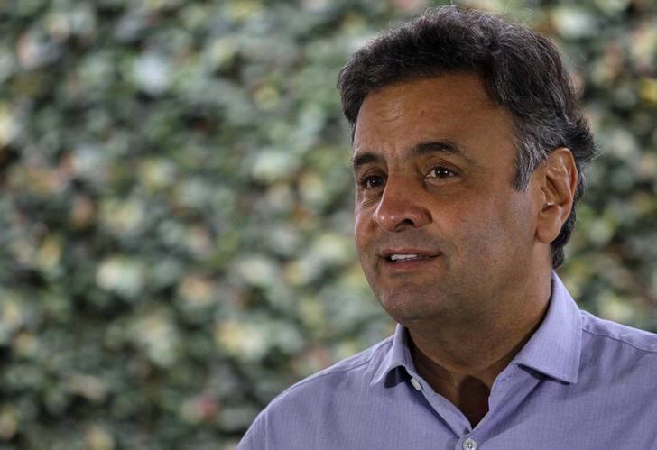 Em nota, Aécio rebateu o pedido de deputados