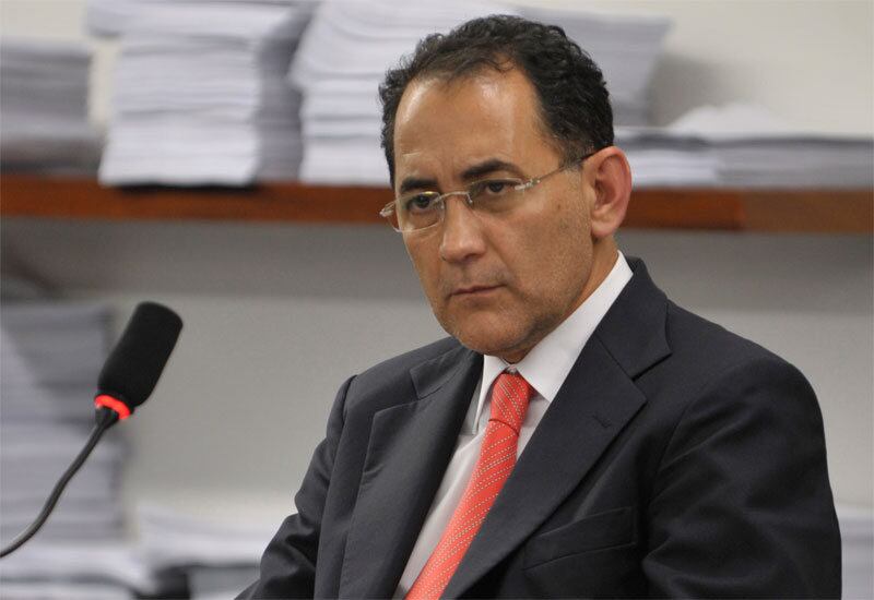 Um dos deputados condenados no processo do mensalão, João Paulo Cunha (PT-SP) usou R$ 9.724 no mês passado. Desse total, R$ 3.773 foi para manter o escritório em São Paulo e R$ 3.128 para pagar passagens aéreas