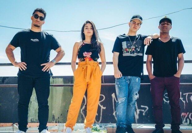 Kondzilla com o elenco da série 'Sintonia'