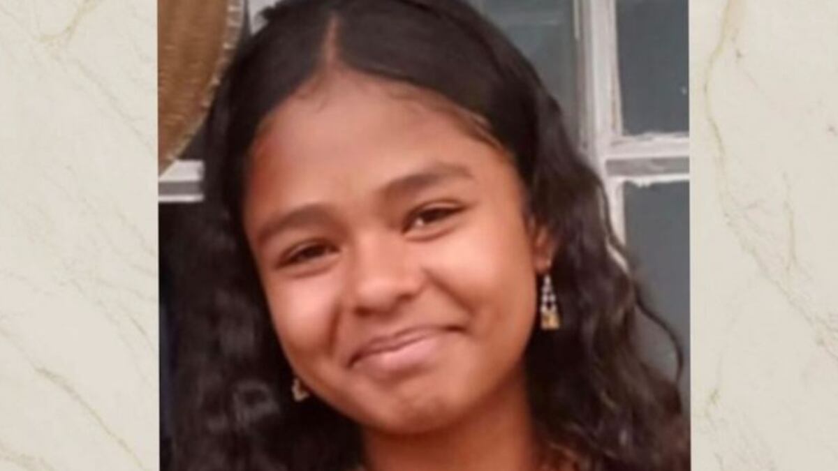 Mirelly foi encontrada andando sozinha pela rua carregando uma sacola de plástico