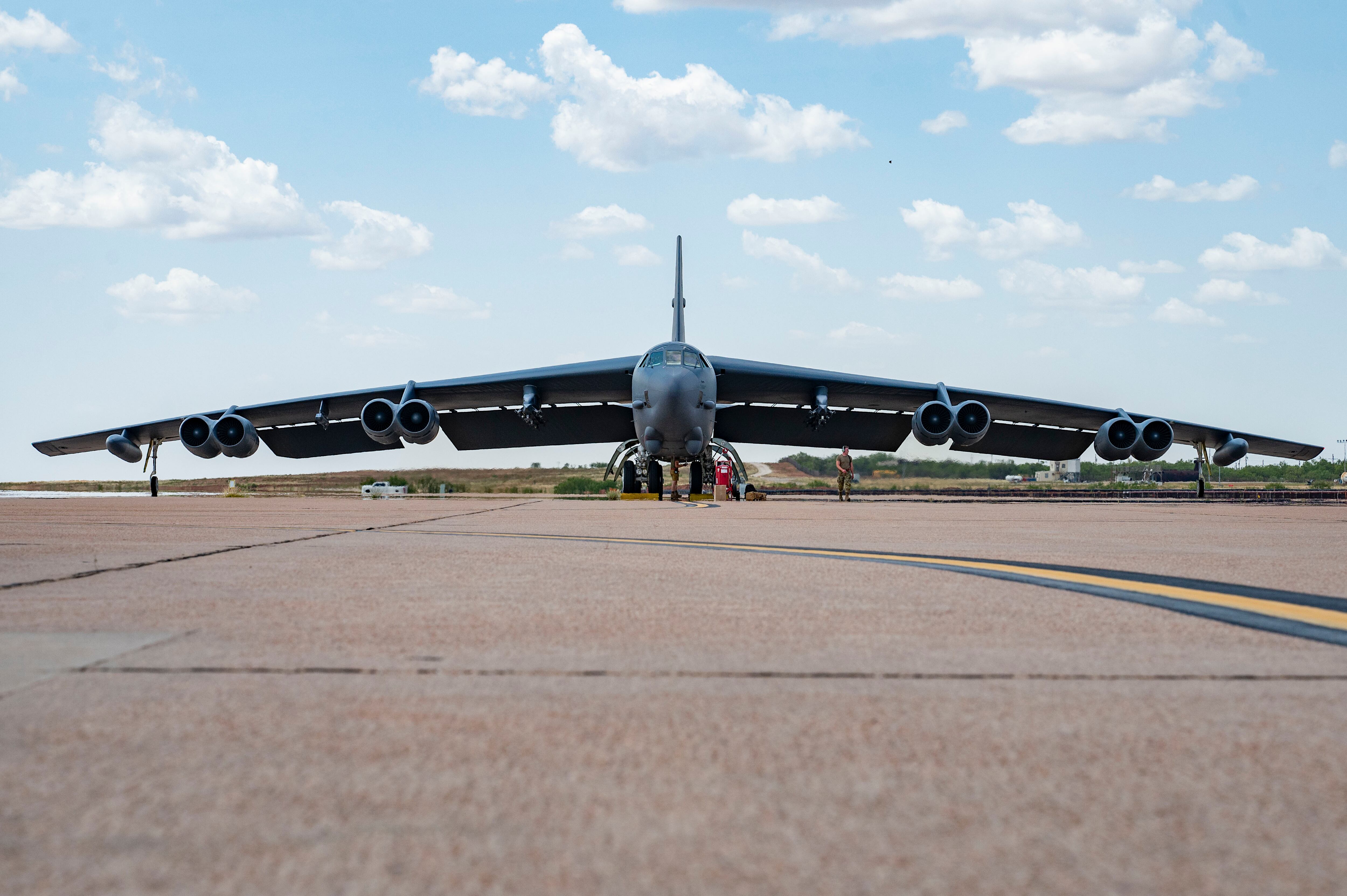 Um B-52 designado para o 23º Esquadrão de Bombardeio na Base Aérea de Minot, em 15 de julho de 2024