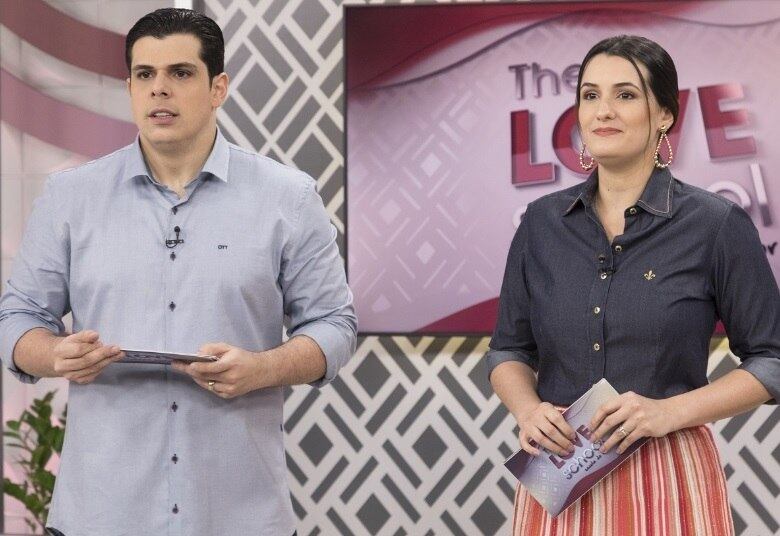 Carlos e Cíntia Cuccato comandam o The Love School deste sábado (6)