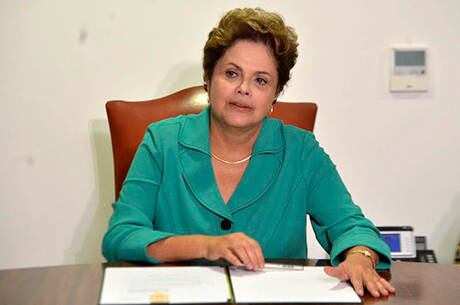 Dilma disse que juros praticados agora são metade daquele de 2002