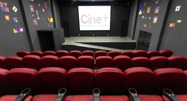 Primeiro dos cinco cinemas foi inaugurado na última semana em Areal
