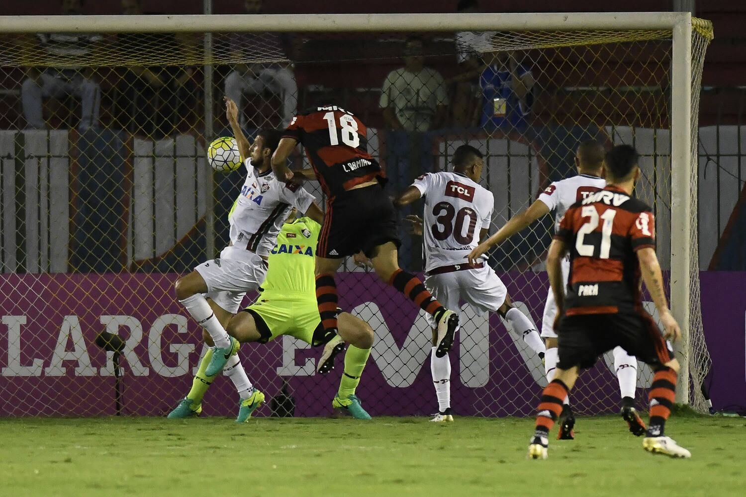 Fluminense questionou muito a arbitragem de Sandro Meira Ricci
