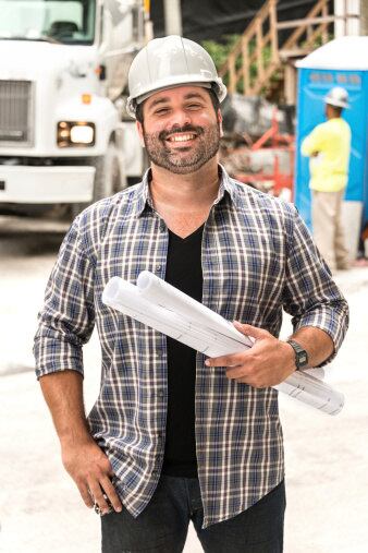 Também faz parte do trabalho do engenheiro de obras, cobrar  tarefas e traçar cronogramas.
Para isso, este profissional recebe em média R$ 10.663 ao mês

 