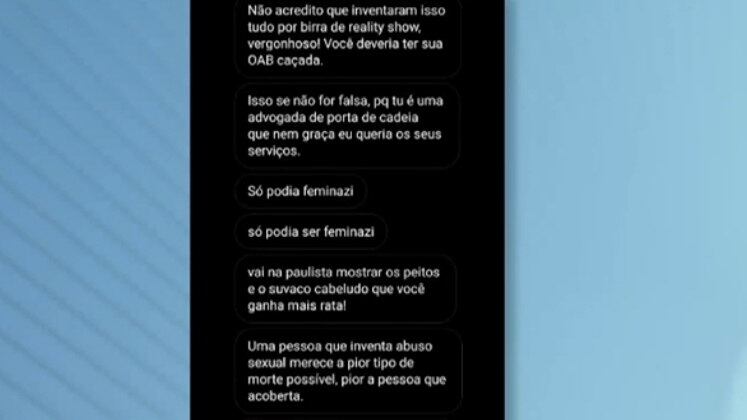 Segunda ela, a partir do momento em que o processo veio à público, começou a receber mensagens intimidadoras e ofensivas em suas redes sociais por parte de fãs do influenciador