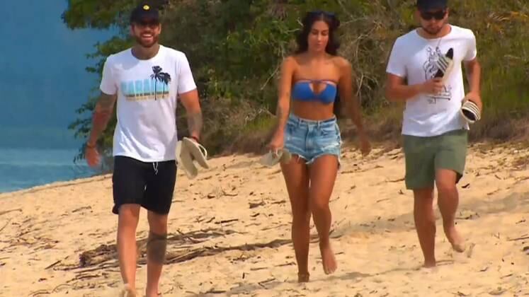 Por vencer o primeiro Desafio de Sobrevivência da temporada, Claudinho recebeu uma recompensa e convidou Any e Lucas para um passeio de caiaque no lindo mar de Paraty (RJ). Na Vila, o trio era inseparável e criou uma forte amizade 