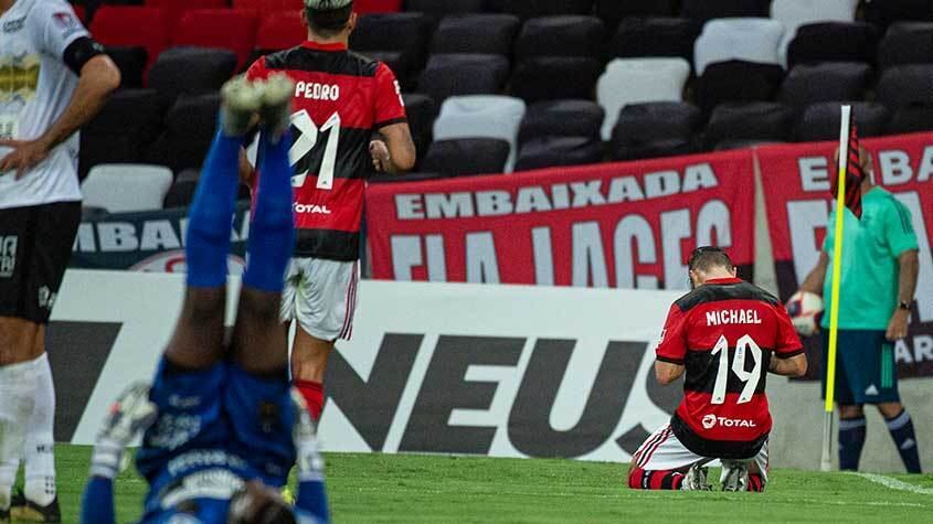 Mais um dia, e mais um título para o Flamengo. Na noite deste sábado, o Flamengo venceu o Volta Redonda por 2 a 1, no Maracanã, em partida válida pela última rodada do Campeonato Carioca. Com gols de Michael e Vitinho, o Rubro-Negro sagrou-se Campeão da Taça Guanabara. A seguir, confira as notas.