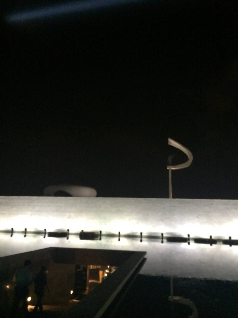 Jofran Frejat (PR), Agnelo Queiroz (PT), Rodrigo Rollemberg (PSB), Toninho do PSol e Luiz Pitiman (PSDB) confirmaram presença. Os candidatos já estão no auditório do Memorial JK (foto) para o encontro