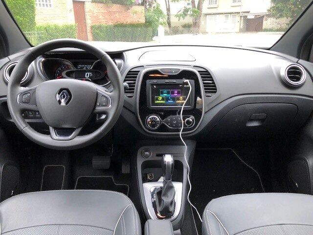 Interior do Renault Captur na versão Bose, que já avaliamos no porta R7.com