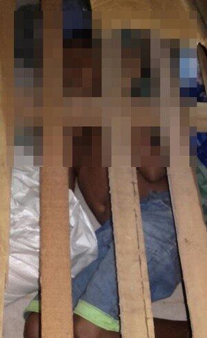 Menino na cela do estuprador