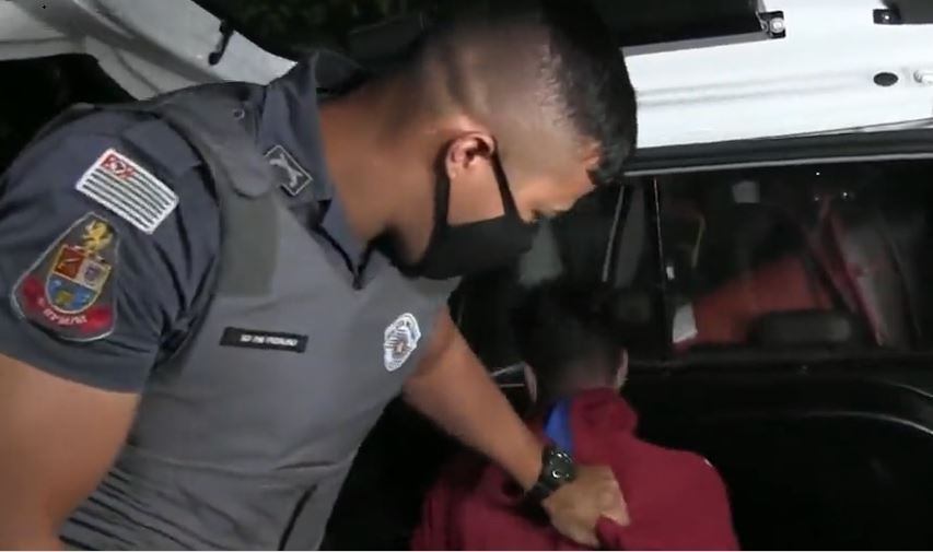 Motoboy foi preso em SP por furtar quase 2 mil testes de Covid-19