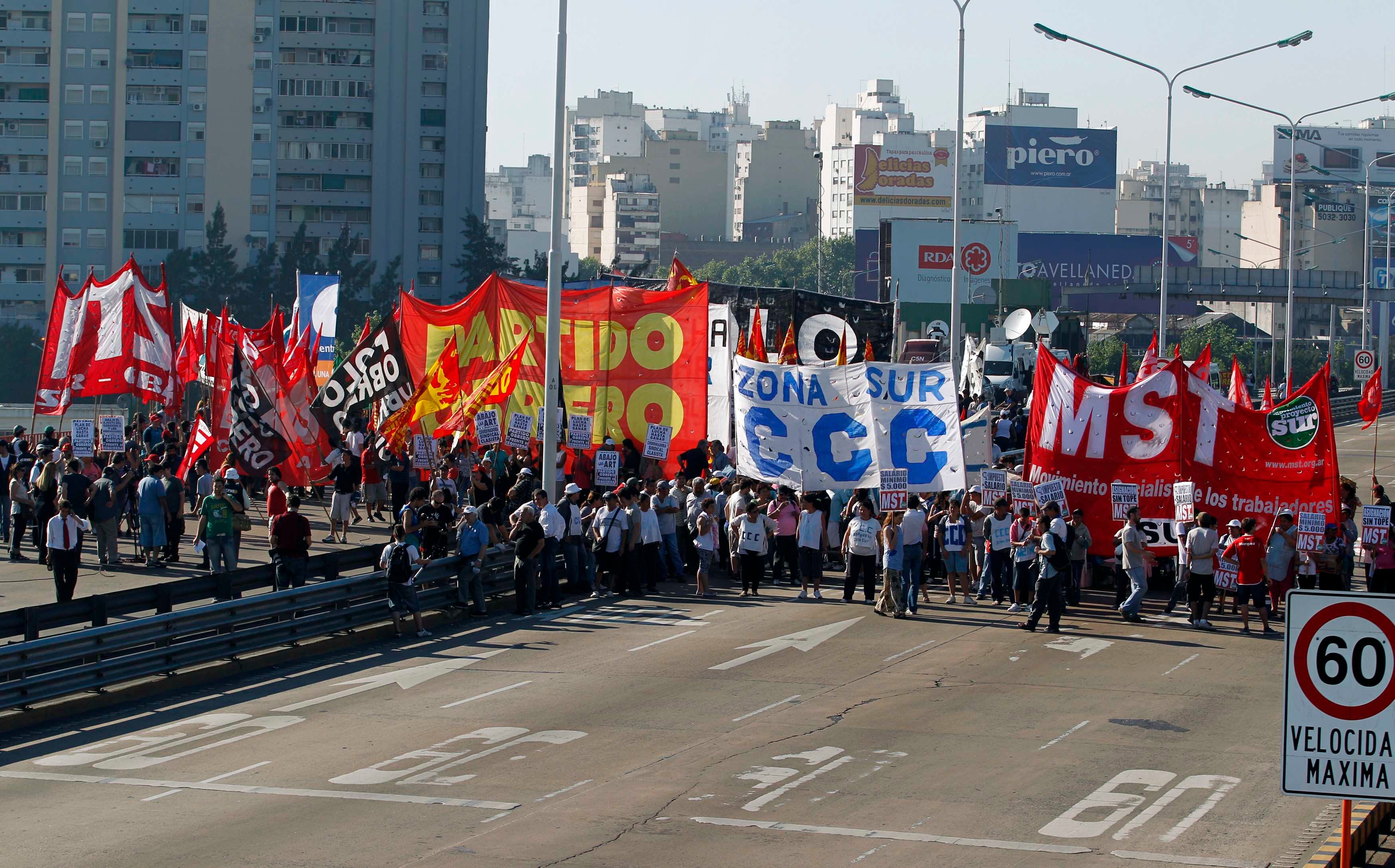 Manifestantes bloquearam as principais vias de acesso a Buenos Aires, como a ponte Pueyrredon