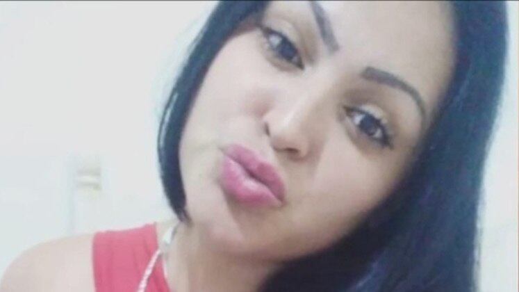 Letícia estava com um cliente e, de lá, iria para a casa da mãe. Porém, ela ligou para uma babá ficar com os dois filhos, pois faria uma viagem para Boituva (SP)