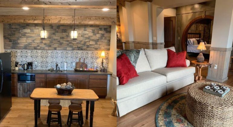 A cozinha e sala principal seguem o modelo rústico e aconchegante do resto da casa
