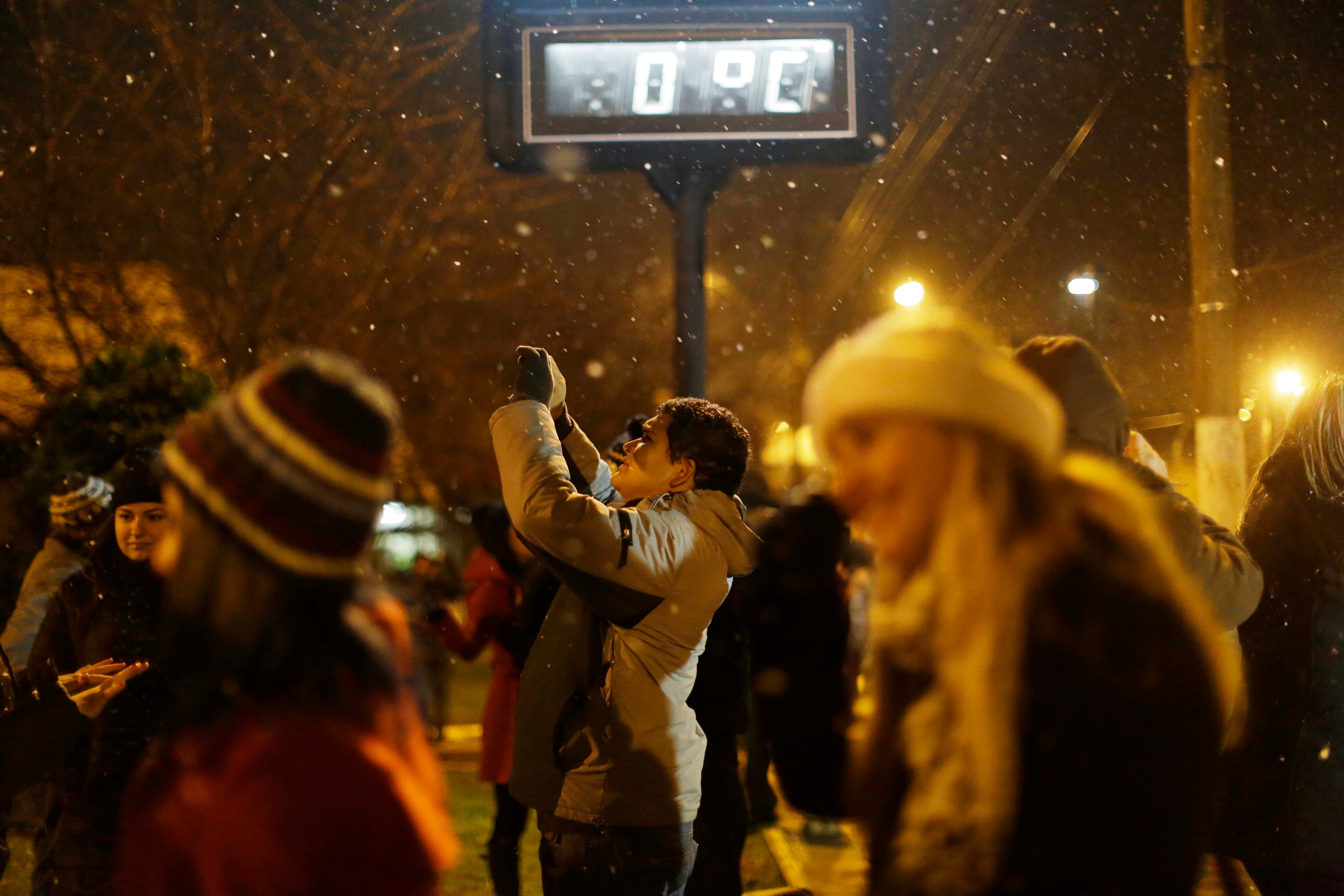 Na região Sul, a situação é a de alerta para chuva, ventos fortes e acentuada queda da temperatura. As rajadas de vento podem superar os 100 km/h