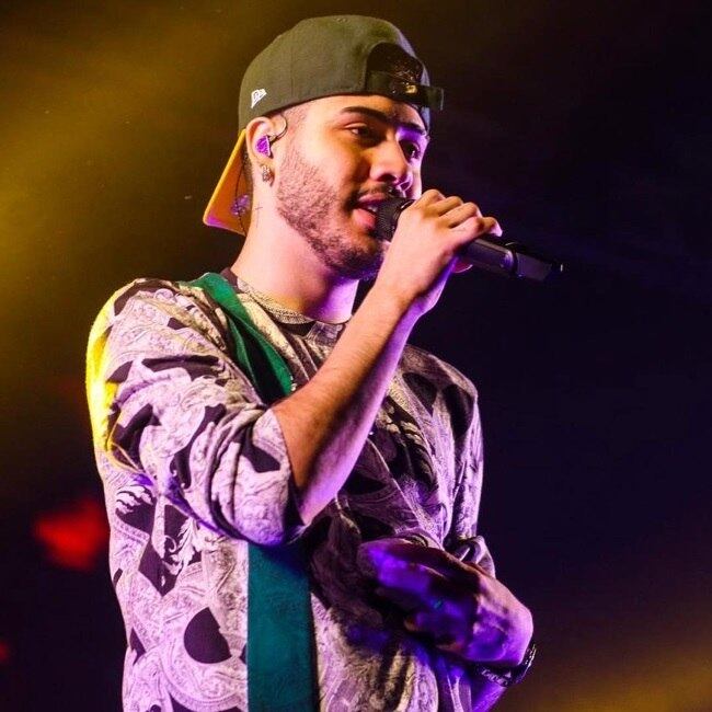 Kevinho foi sucesso na cidade de Ponta Delgada, Portugal. E, pelo Instagram, ele mandou um recado carinhoso para os seguidores.

— Gosto mais de vocês do que de mim! Meus fãs 
